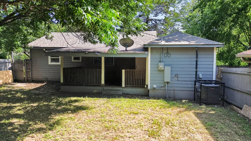 8323 Lapanto Lane Dallas, TX 75227