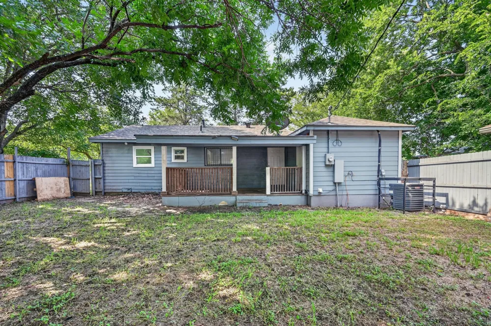 8323 Lapanto Lane Dallas, TX 75227