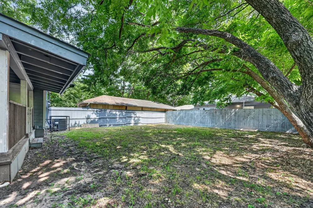8323 Lapanto Lane Dallas, TX 75227