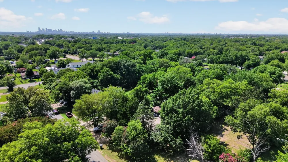 8323 Lapanto Lane Dallas, TX 75227