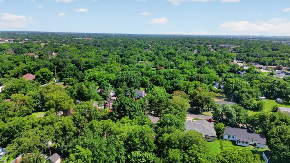 8323 Lapanto Lane Dallas, TX 75227