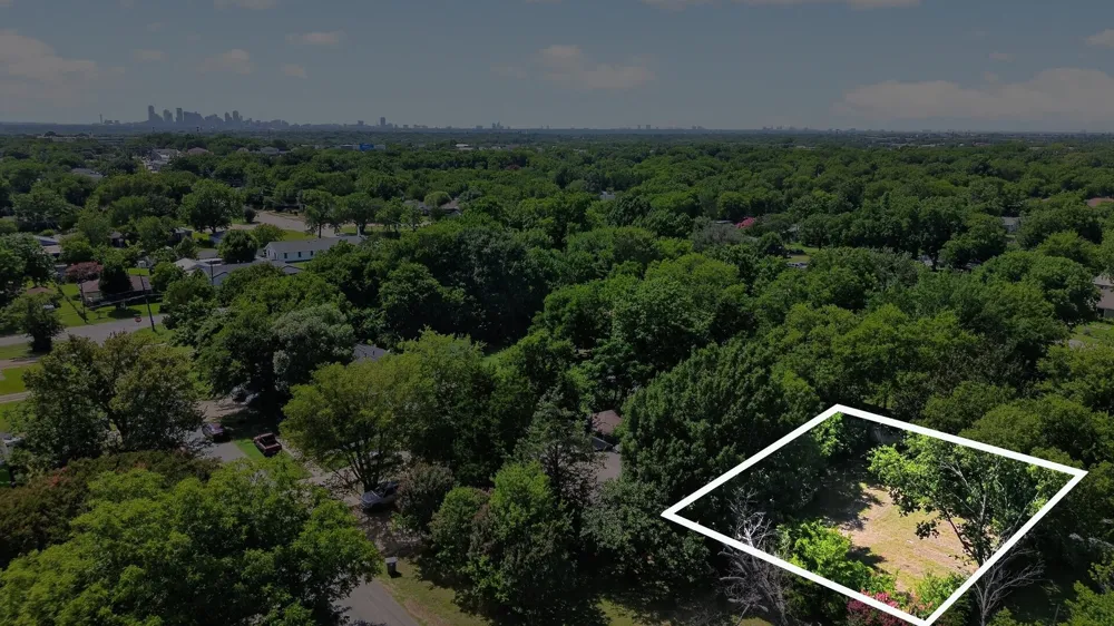 8323 Lapanto Lane Dallas, TX 75227