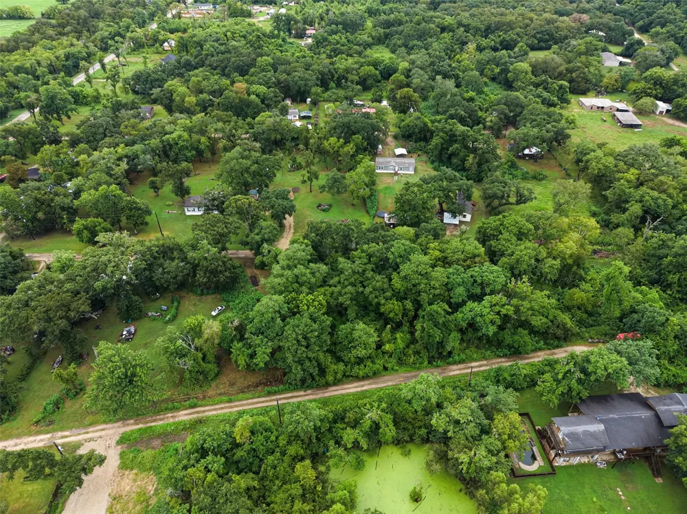 Pine Street Rosharon, TX 77583