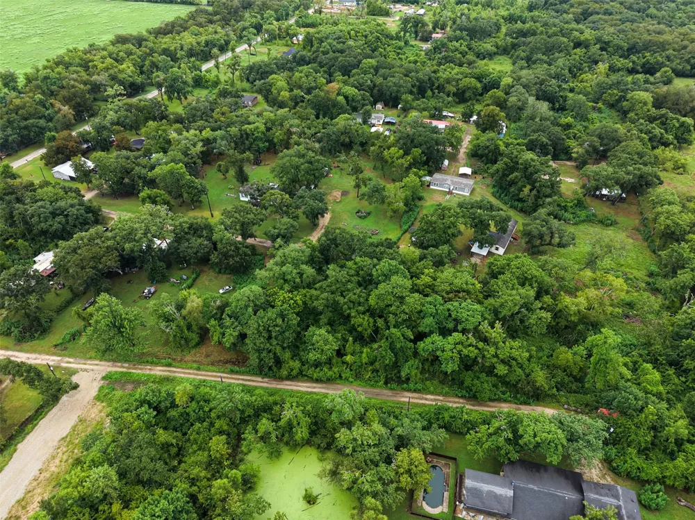 Pine Street Rosharon, TX 77583