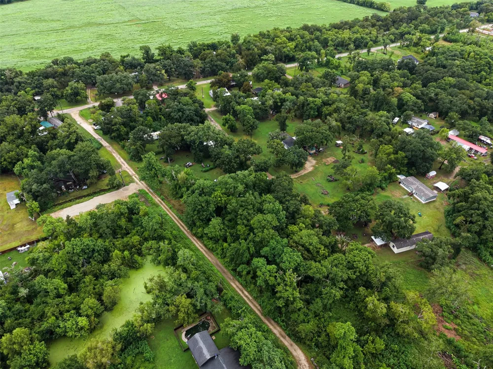 Pine Street Rosharon, TX 77583