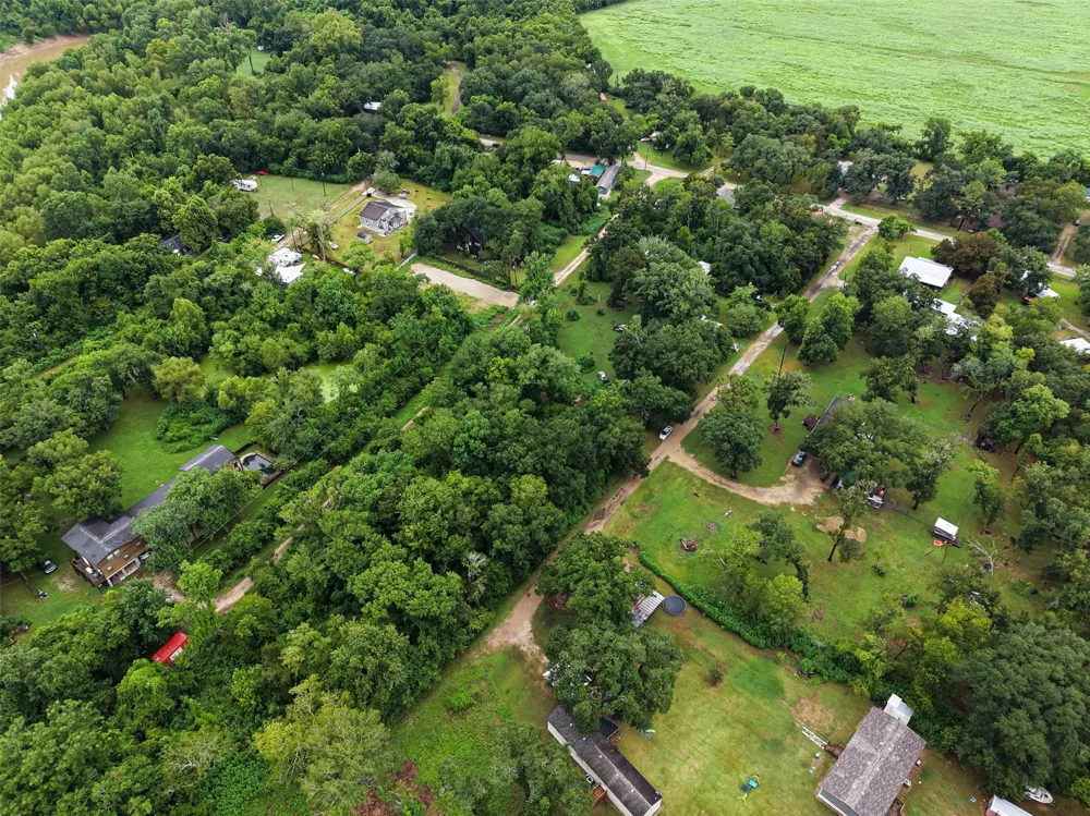 Pine Street Rosharon, TX 77583
