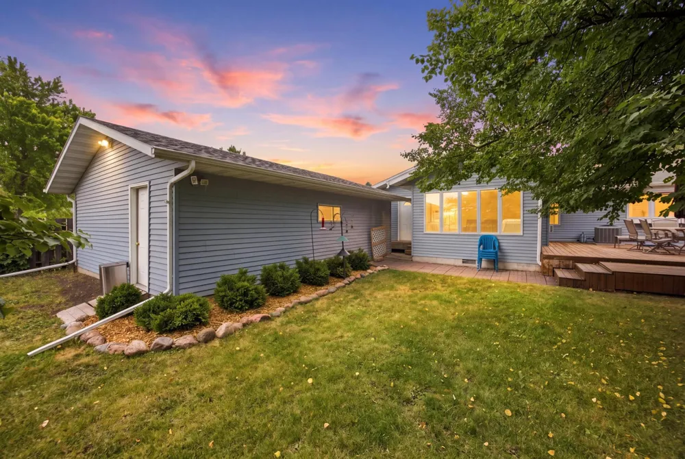519 Appletree Lane Moorhead, MN 56560