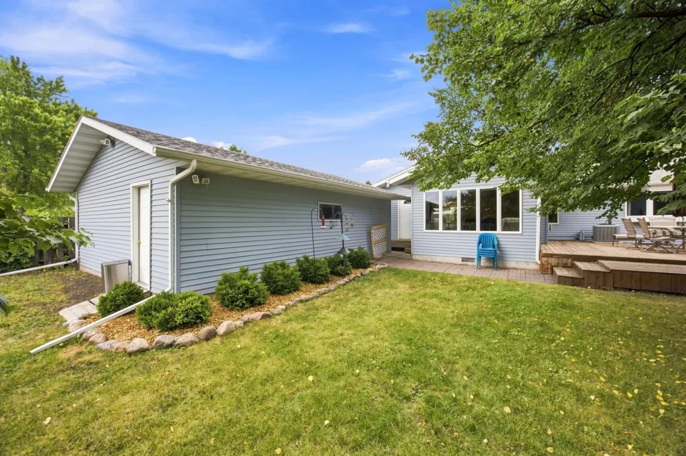 519 Appletree Lane Moorhead, MN 56560