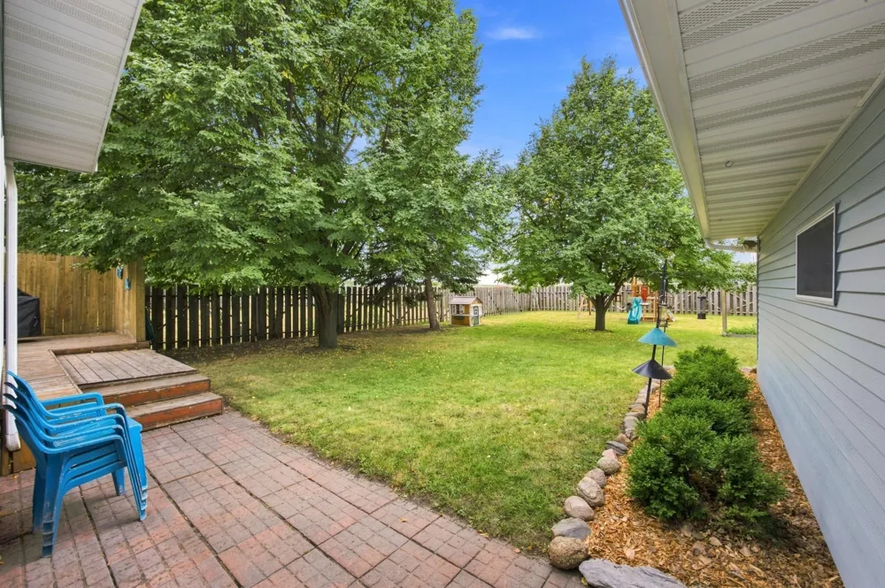 519 Appletree Lane Moorhead, MN 56560