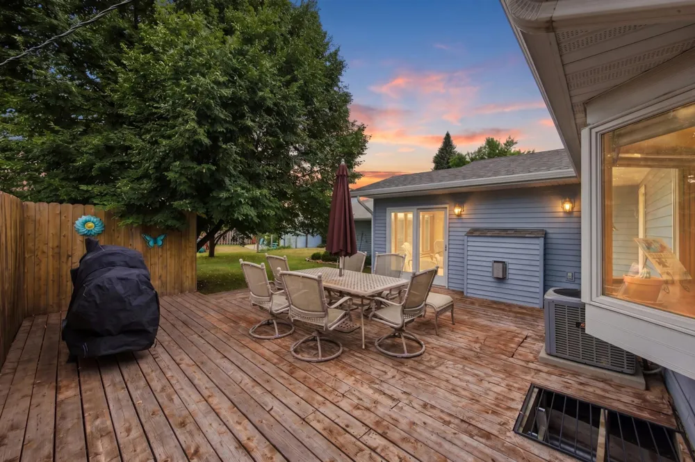 519 Appletree Lane Moorhead, MN 56560