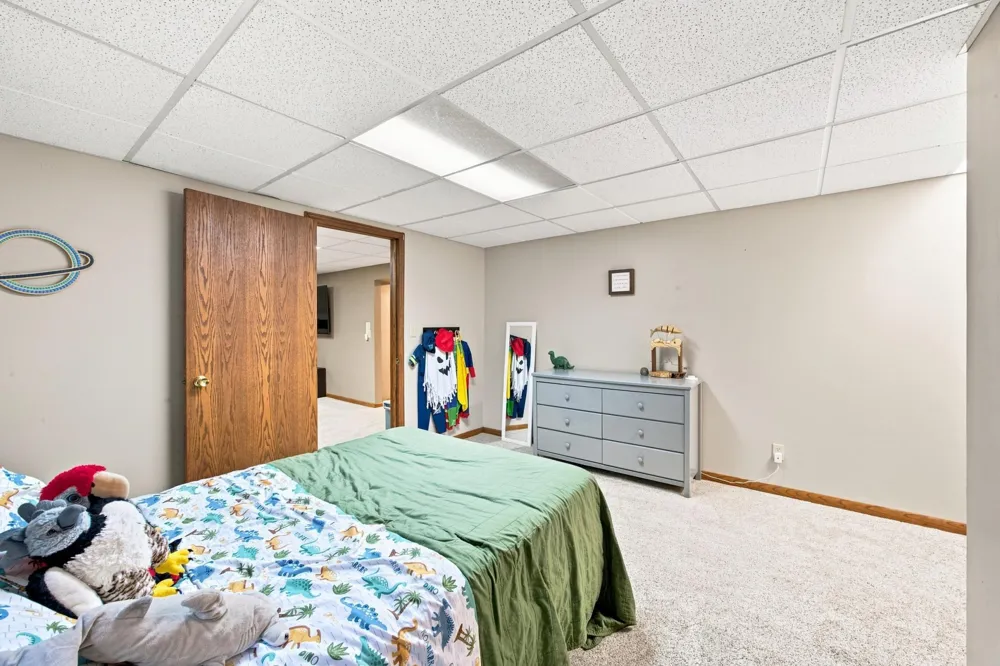 519 Appletree Lane Moorhead, MN 56560