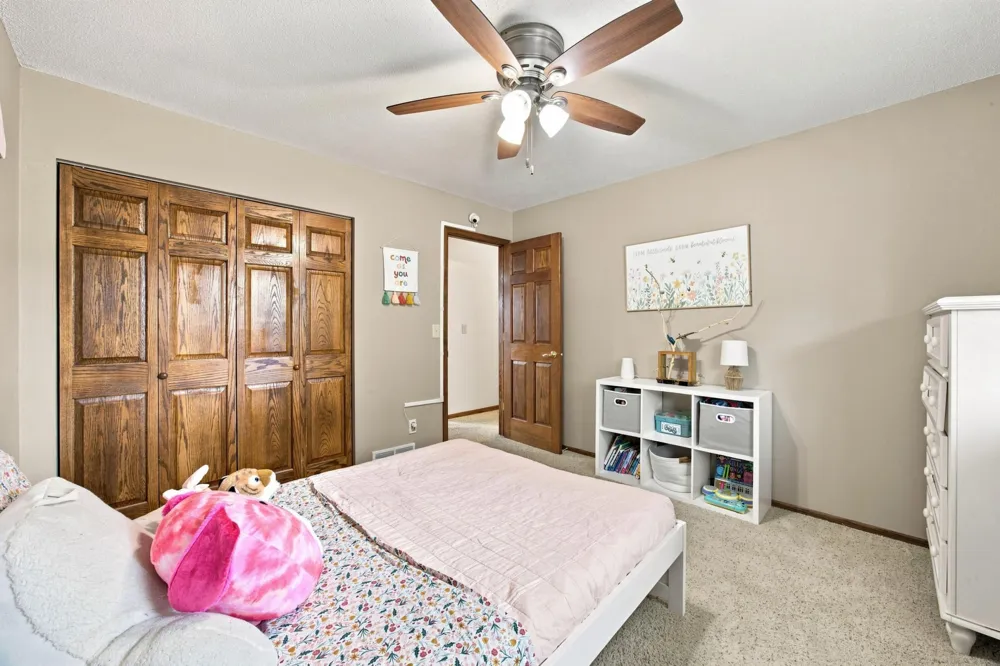 519 Appletree Lane Moorhead, MN 56560