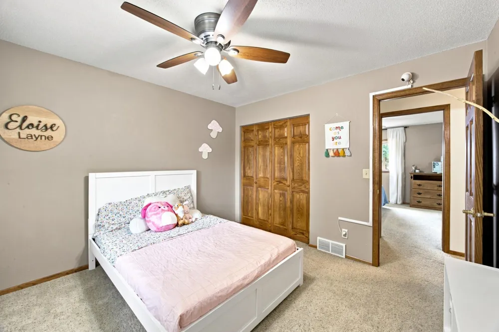 519 Appletree Lane Moorhead, MN 56560