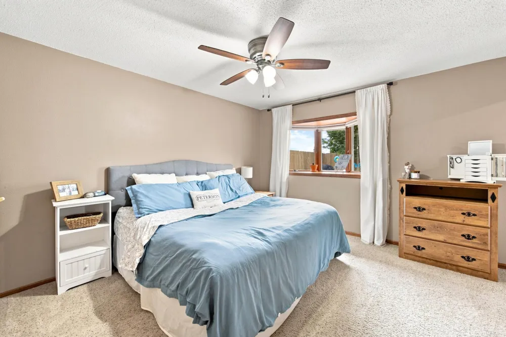 519 Appletree Lane Moorhead, MN 56560