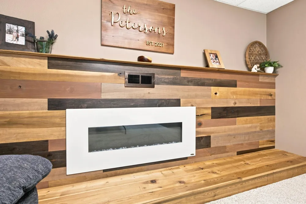 519 Appletree Lane Moorhead, MN 56560
