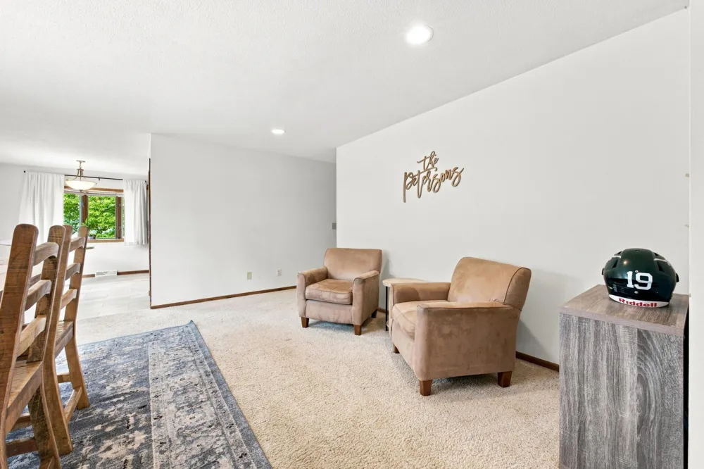 519 Appletree Lane Moorhead, MN 56560
