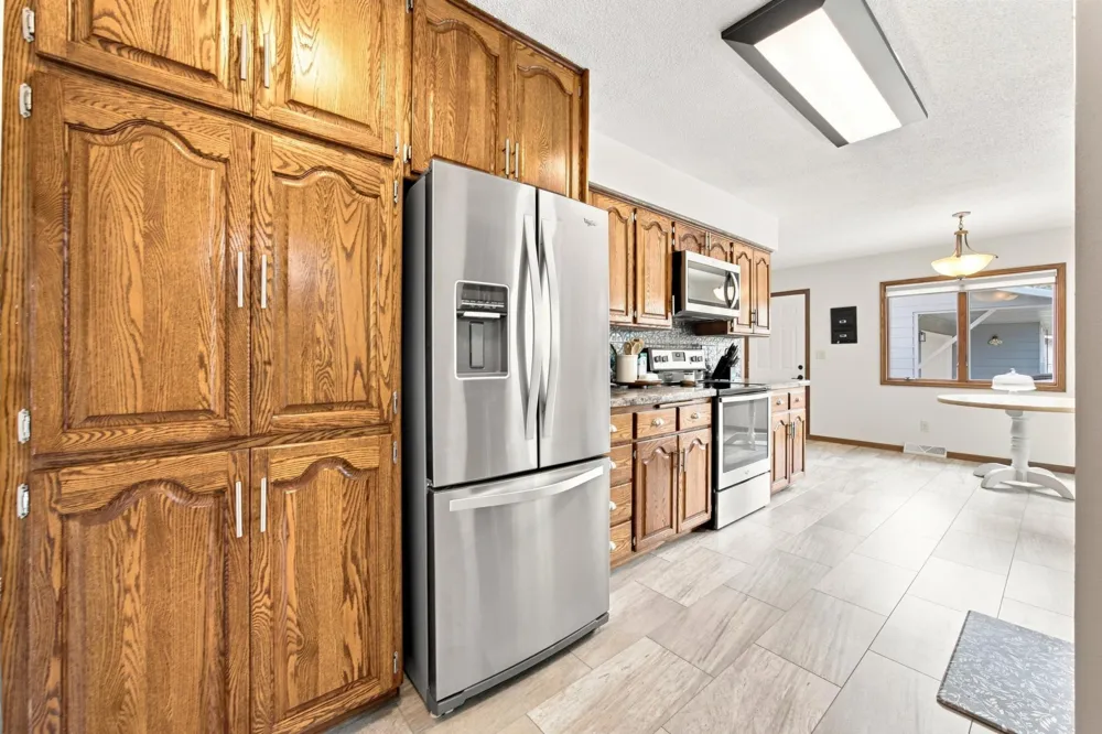 519 Appletree Lane Moorhead, MN 56560