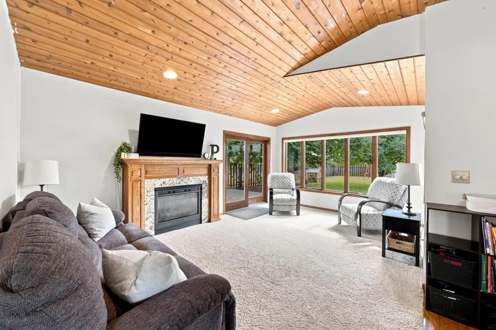 519 Appletree Lane Moorhead, MN 56560