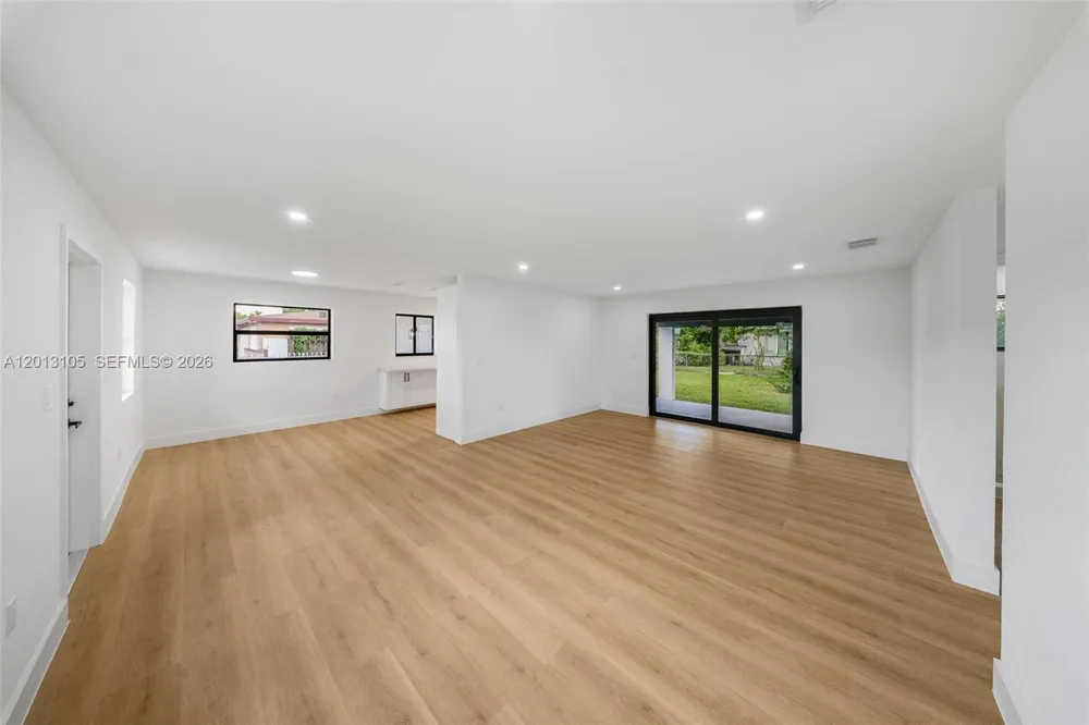 291 NW 184th Ter Miami Gardens, FL 33169
