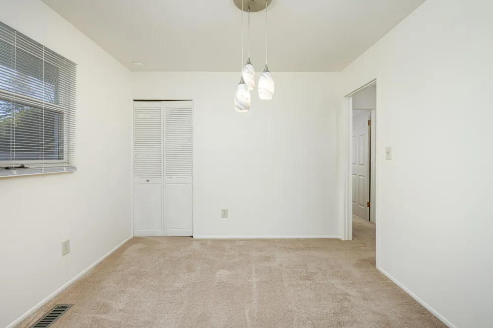 350 Hollywood Drive Saline City, MI 48176