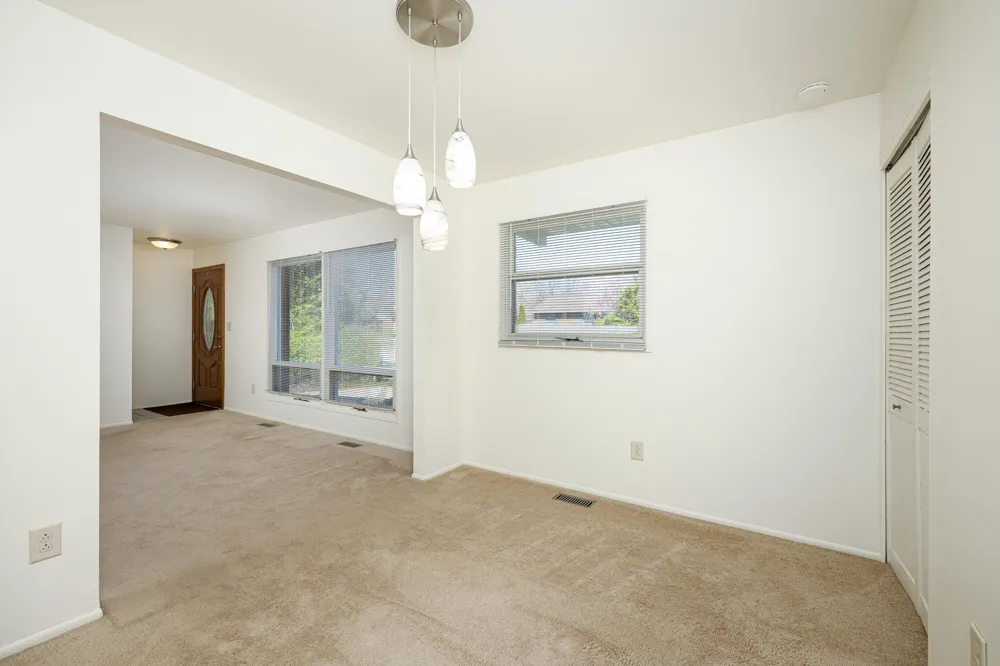 350 Hollywood Drive Saline City, MI 48176