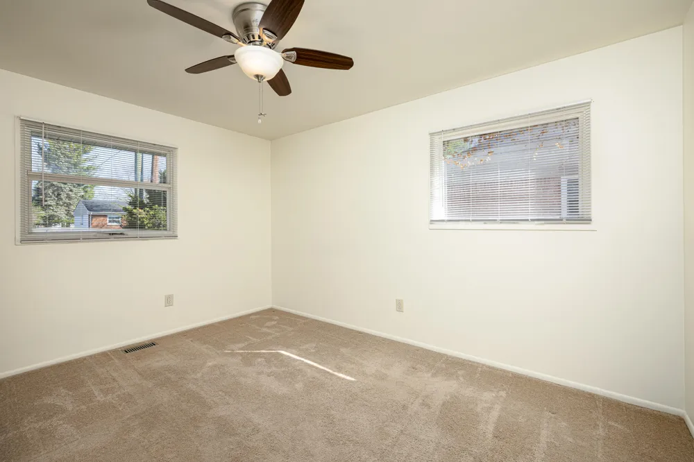 350 Hollywood Drive Saline City, MI 48176