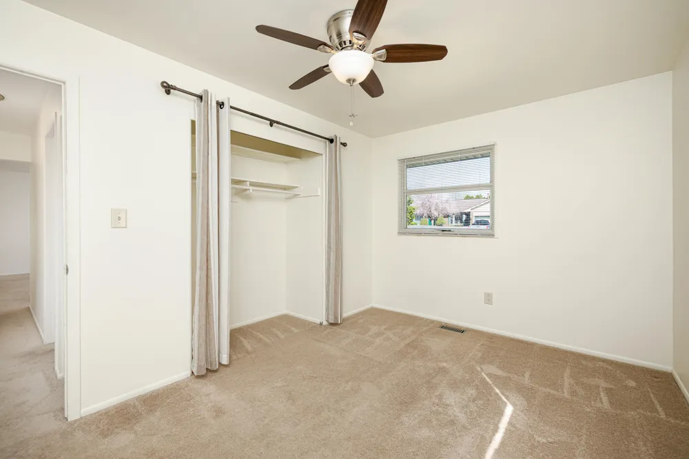 350 Hollywood Drive Saline City, MI 48176