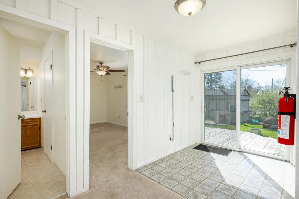 350 Hollywood Drive Saline City, MI 48176