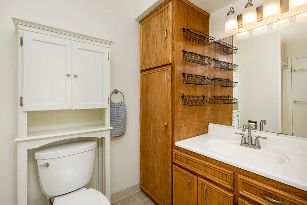 350 Hollywood Drive Saline City, MI 48176