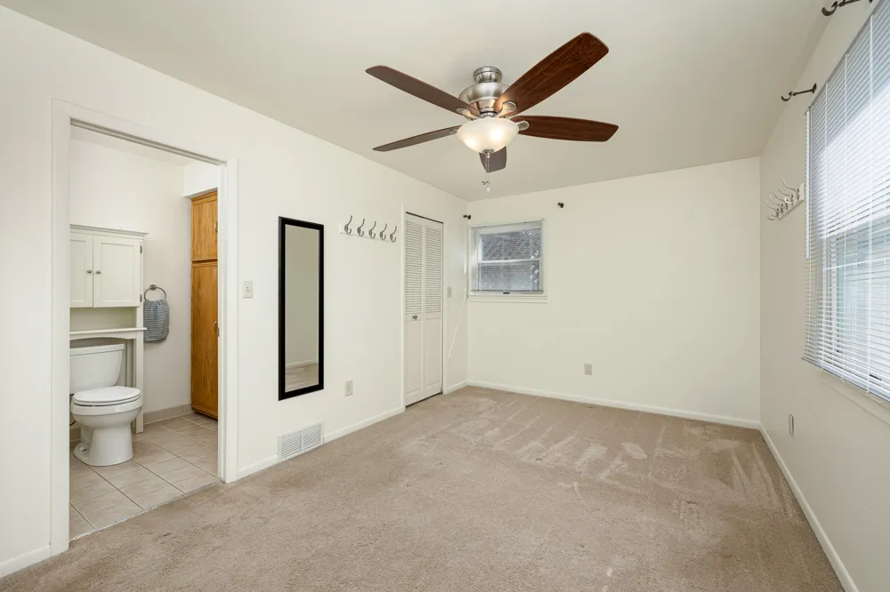 350 Hollywood Drive Saline City, MI 48176