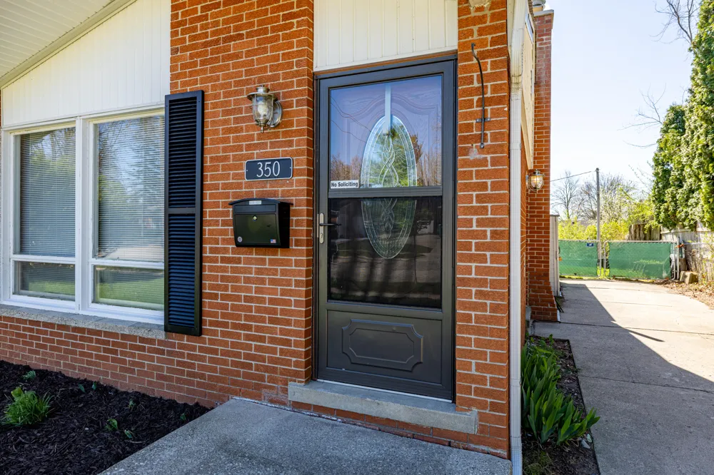 350 Hollywood Drive Saline City, MI 48176