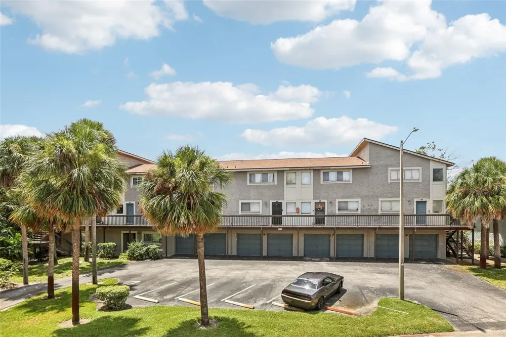 6325 NEWTOWN CIRCLE #25B2 Tampa, FL 33615