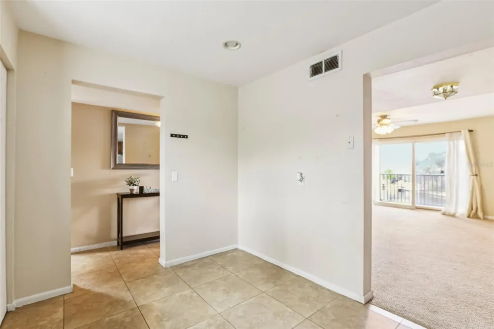 6325 NEWTOWN CIRCLE #25B2 Tampa, FL 33615