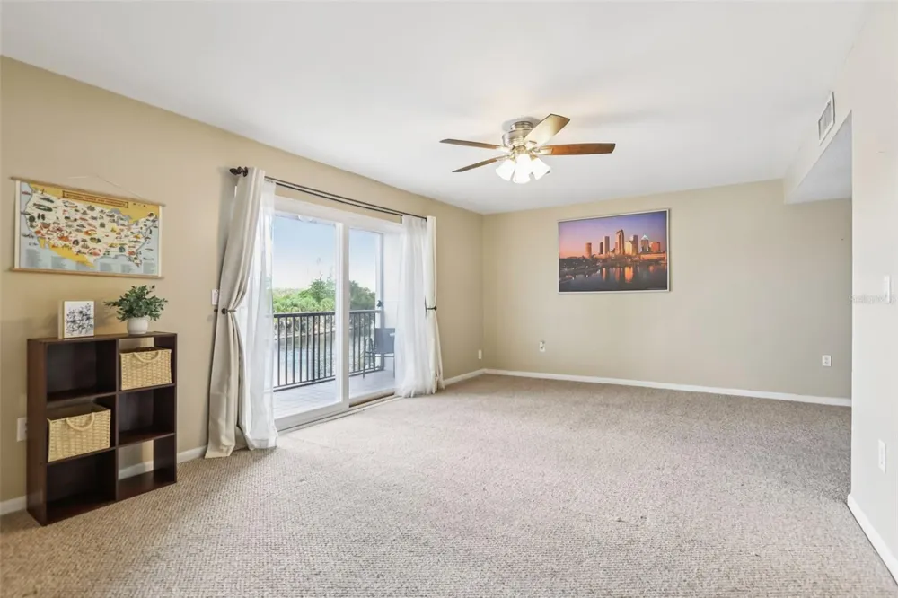 6325 NEWTOWN CIRCLE #25B2 Tampa, FL 33615