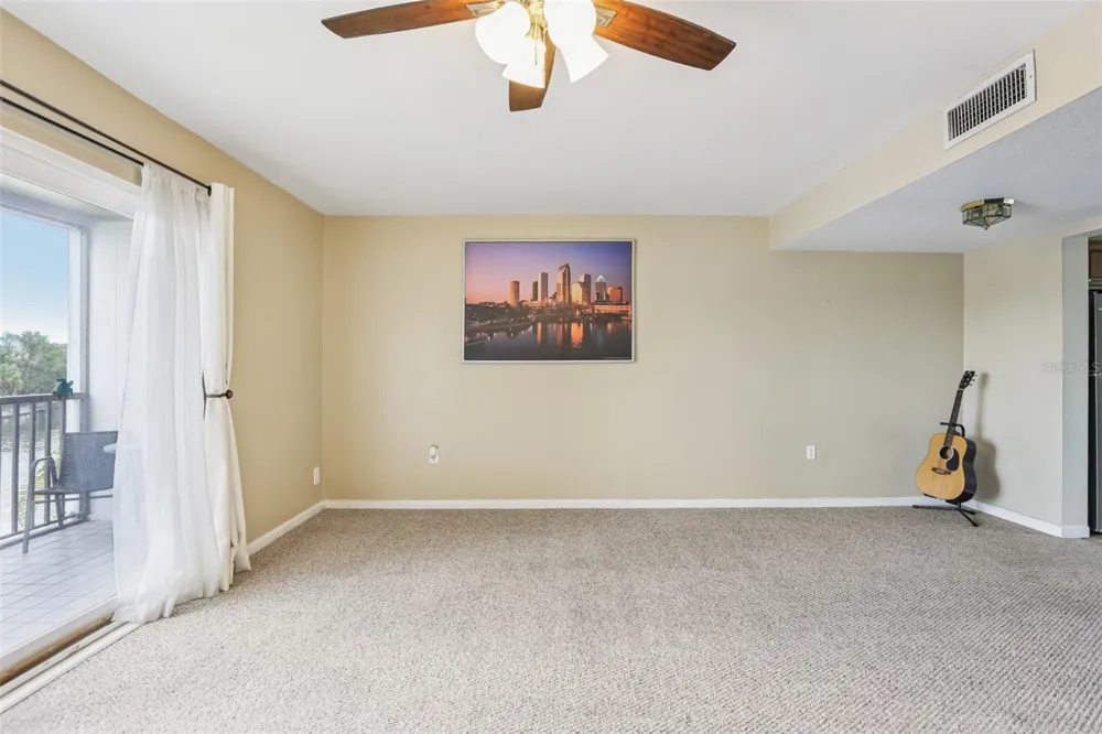6325 NEWTOWN CIRCLE #25B2 Tampa, FL 33615