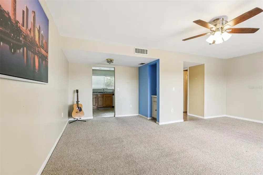 6325 NEWTOWN CIRCLE #25B2 Tampa, FL 33615
