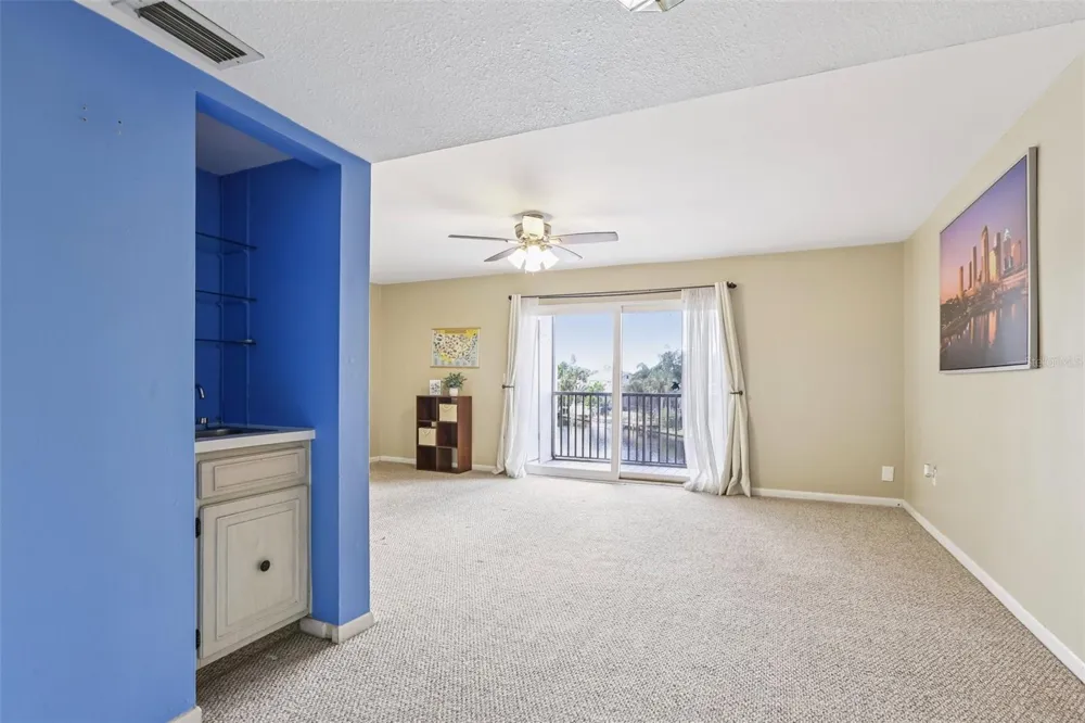 6325 NEWTOWN CIRCLE #25B2 Tampa, FL 33615