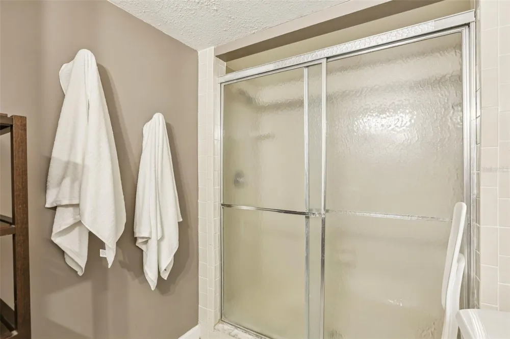6325 NEWTOWN CIRCLE #25B2 Tampa, FL 33615