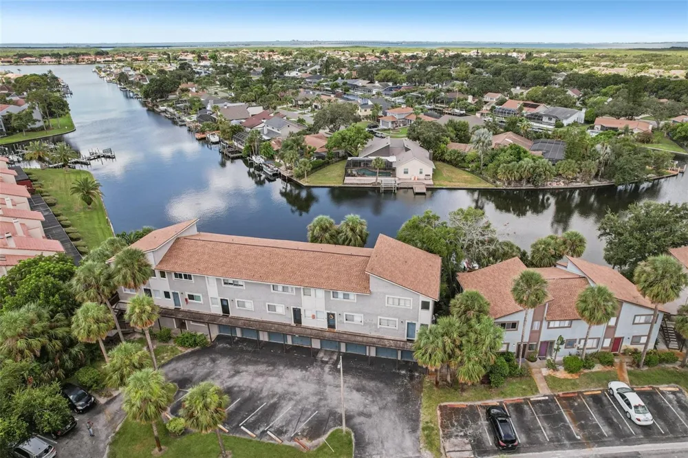 6325 NEWTOWN CIRCLE #25B2 Tampa, FL 33615