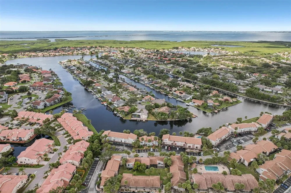 6325 NEWTOWN CIRCLE #25B2 Tampa, FL 33615