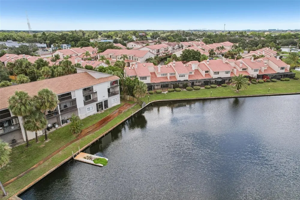 6325 NEWTOWN CIRCLE #25B2 Tampa, FL 33615