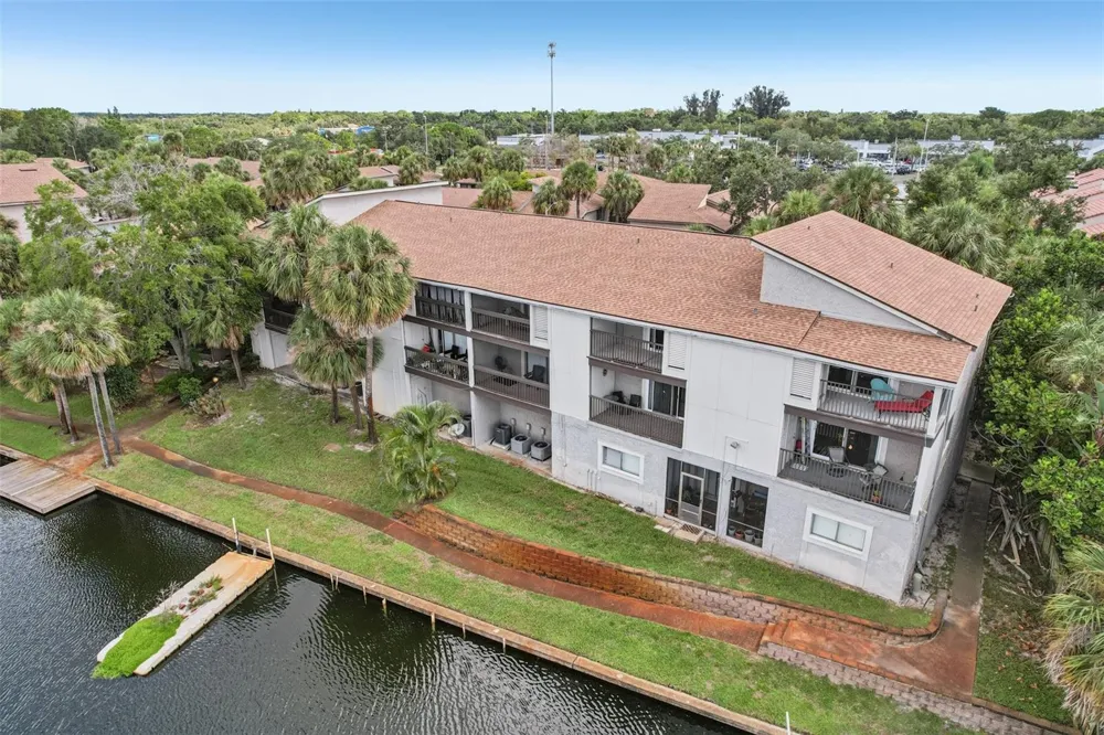 6325 NEWTOWN CIRCLE #25B2 Tampa, FL 33615