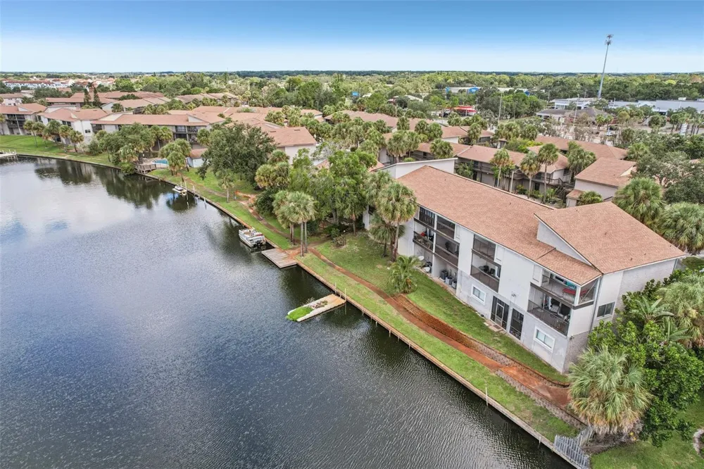 6325 NEWTOWN CIRCLE #25B2 Tampa, FL 33615
