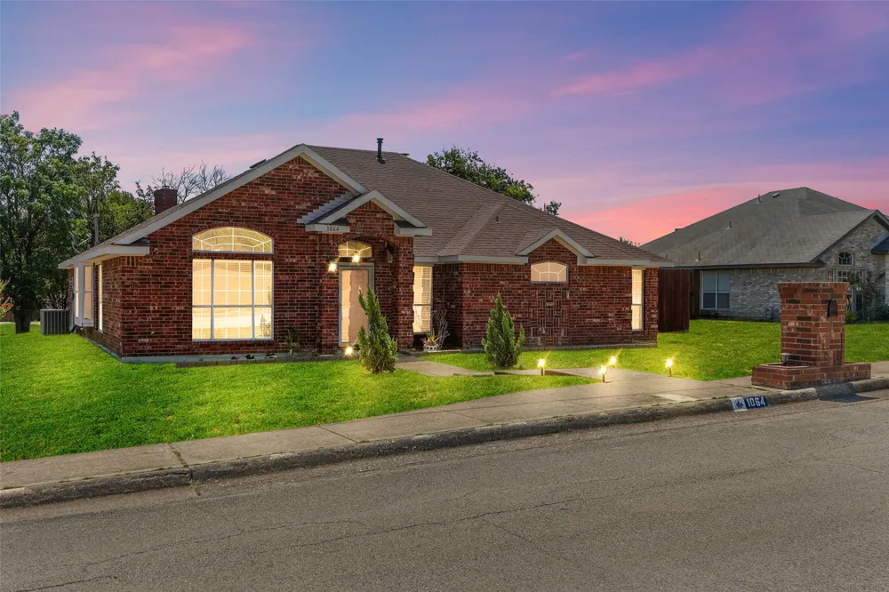 1064 The Meadows Parkway DeSoto, TX 75115