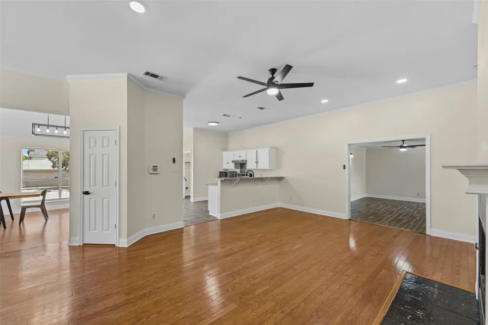 1064 The Meadows Parkway DeSoto, TX 75115