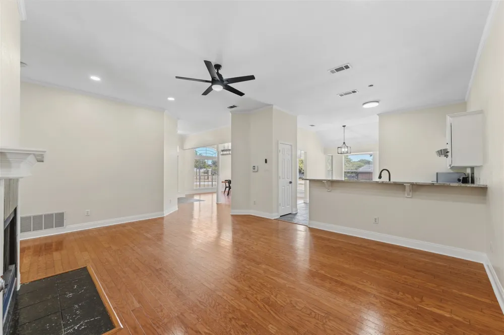 1064 The Meadows Parkway DeSoto, TX 75115