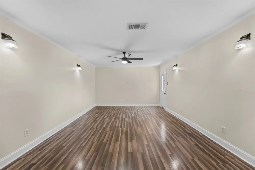 1064 The Meadows Parkway DeSoto, TX 75115