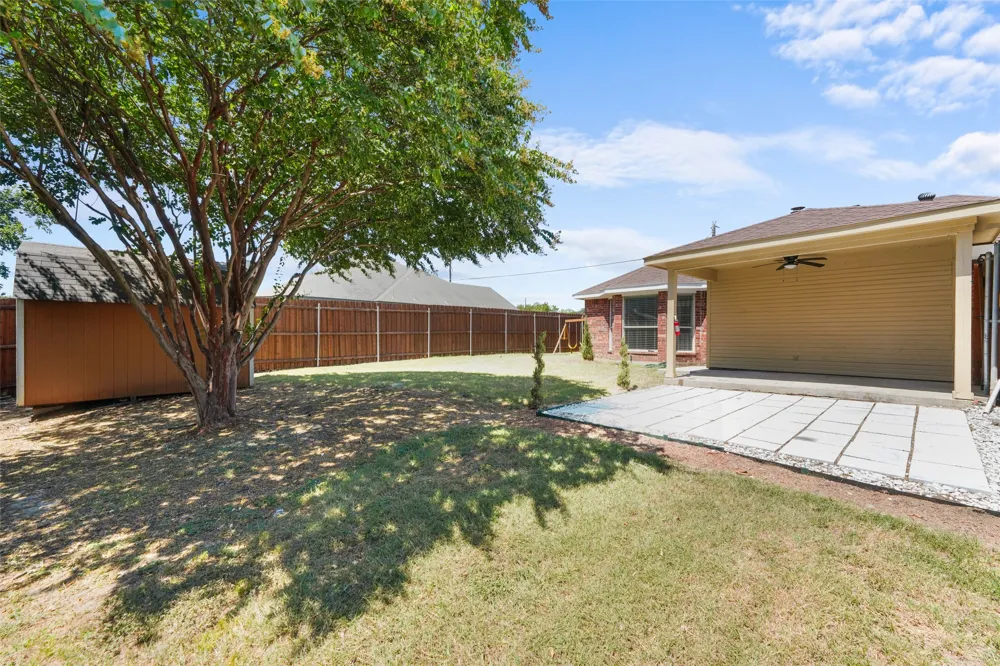 1064 The Meadows Parkway DeSoto, TX 75115