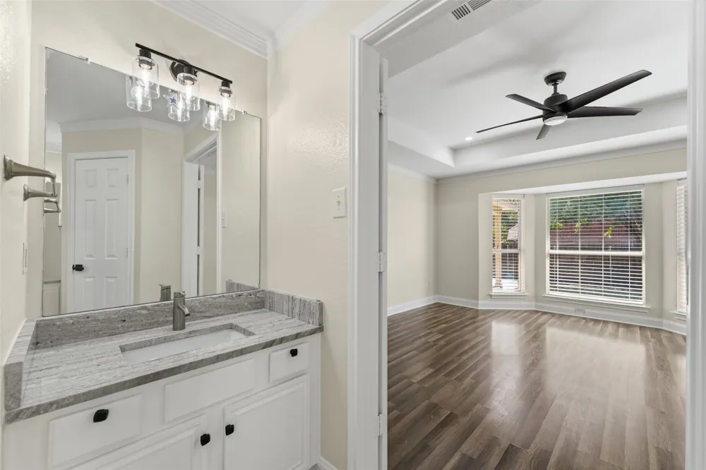 1064 The Meadows Parkway DeSoto, TX 75115