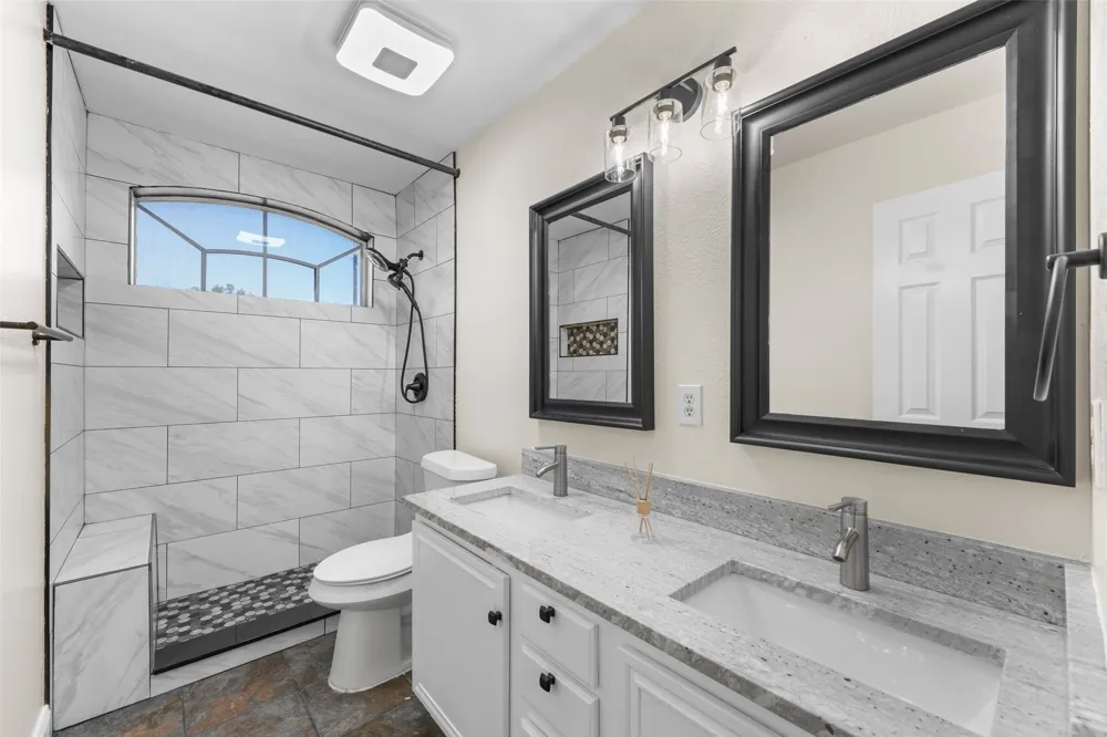 1064 The Meadows Parkway DeSoto, TX 75115